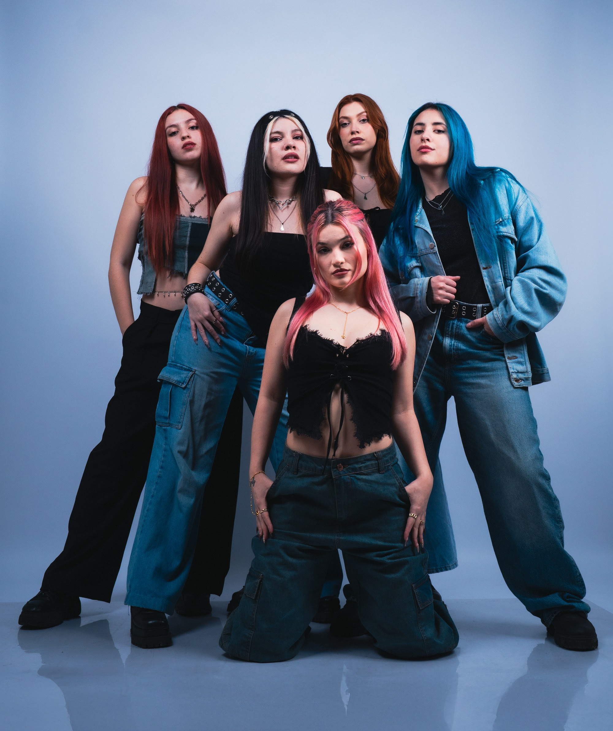 ADOLLZ, las elegidas para abrir el show de P1HARMONY en Argentina!