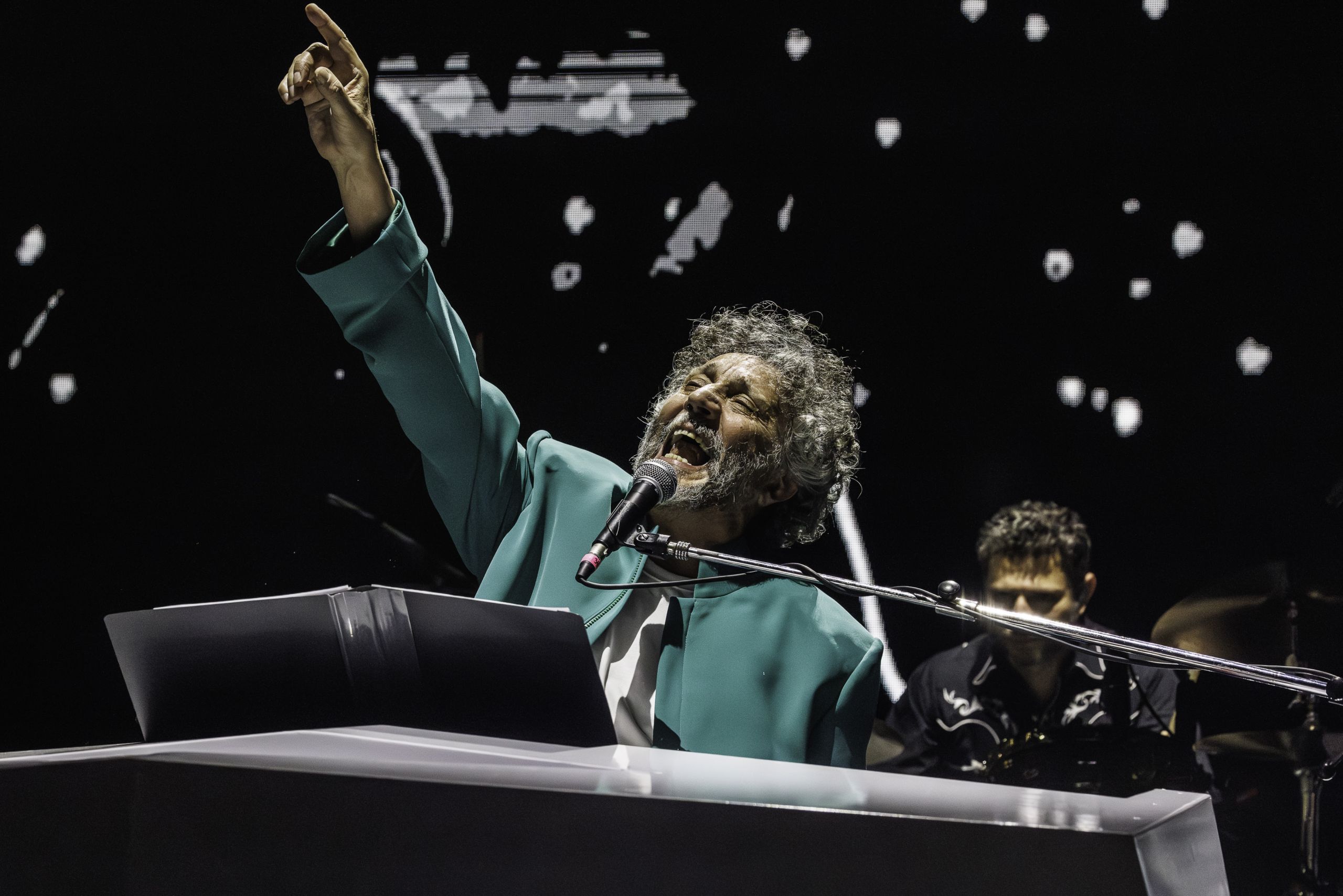 FITO PAEZ CERRÓ SU EXITOSA GIRA POR COLOMBIA